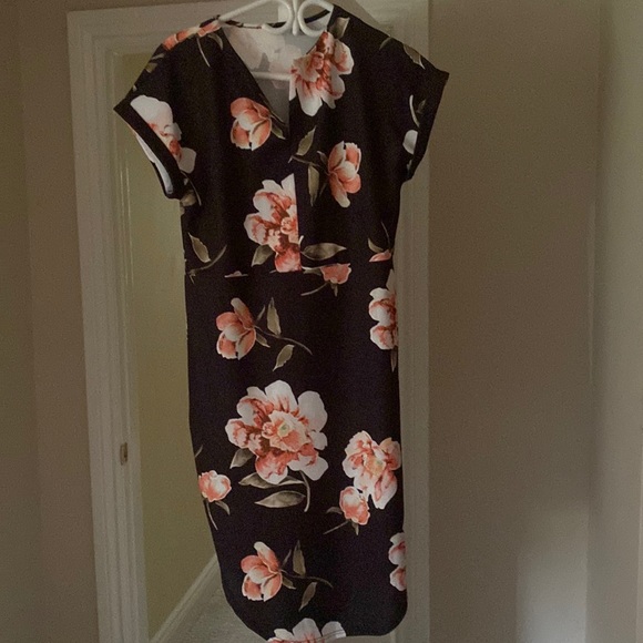 Flowered dress from Shein - Picture 1 of 1